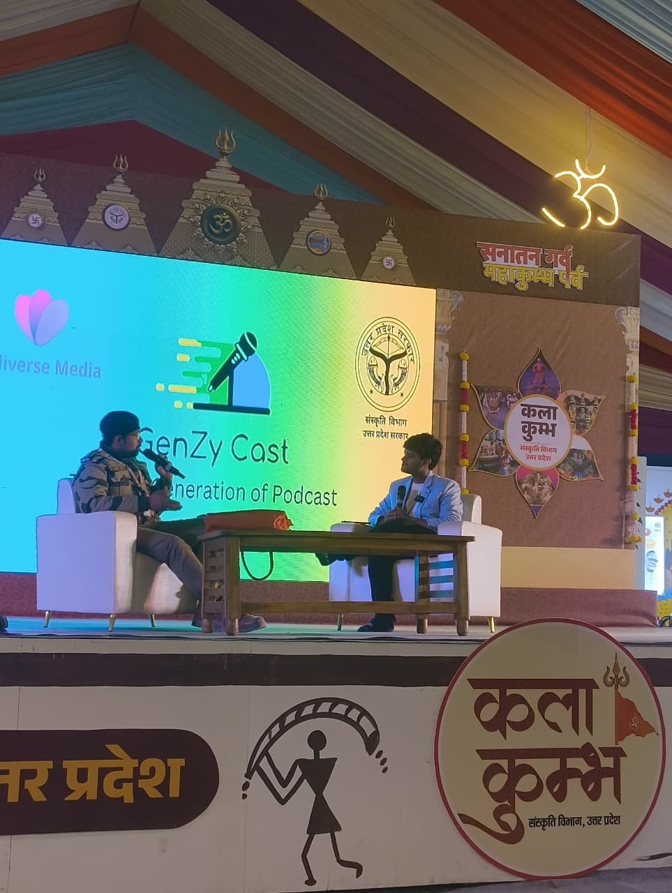 Live podcast event media coverage